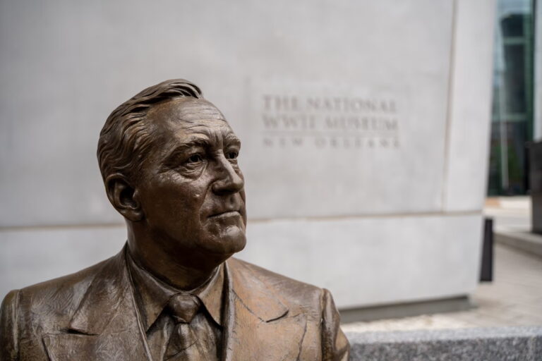 Statue of Franklin Delano Roosevelt outside the National World War II Museum. Photo credit: Jessica Tan, Unsplashed, whaleitsjessica